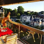 Appartement Triangle D\'Or Terrasse Garage Ferme